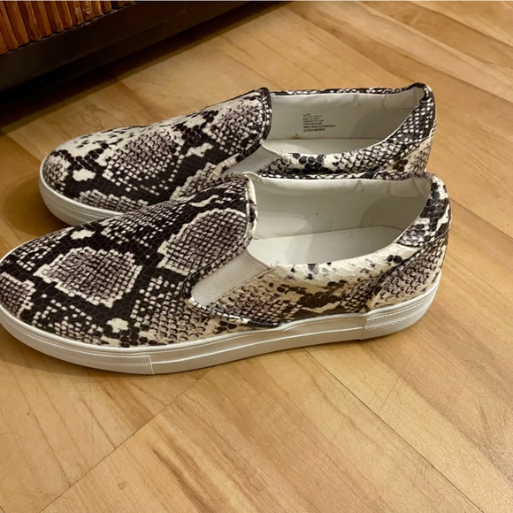 Platform snakeskin sneakers Size 11 JustFab Slip on Eloise - Picture 8 of 12